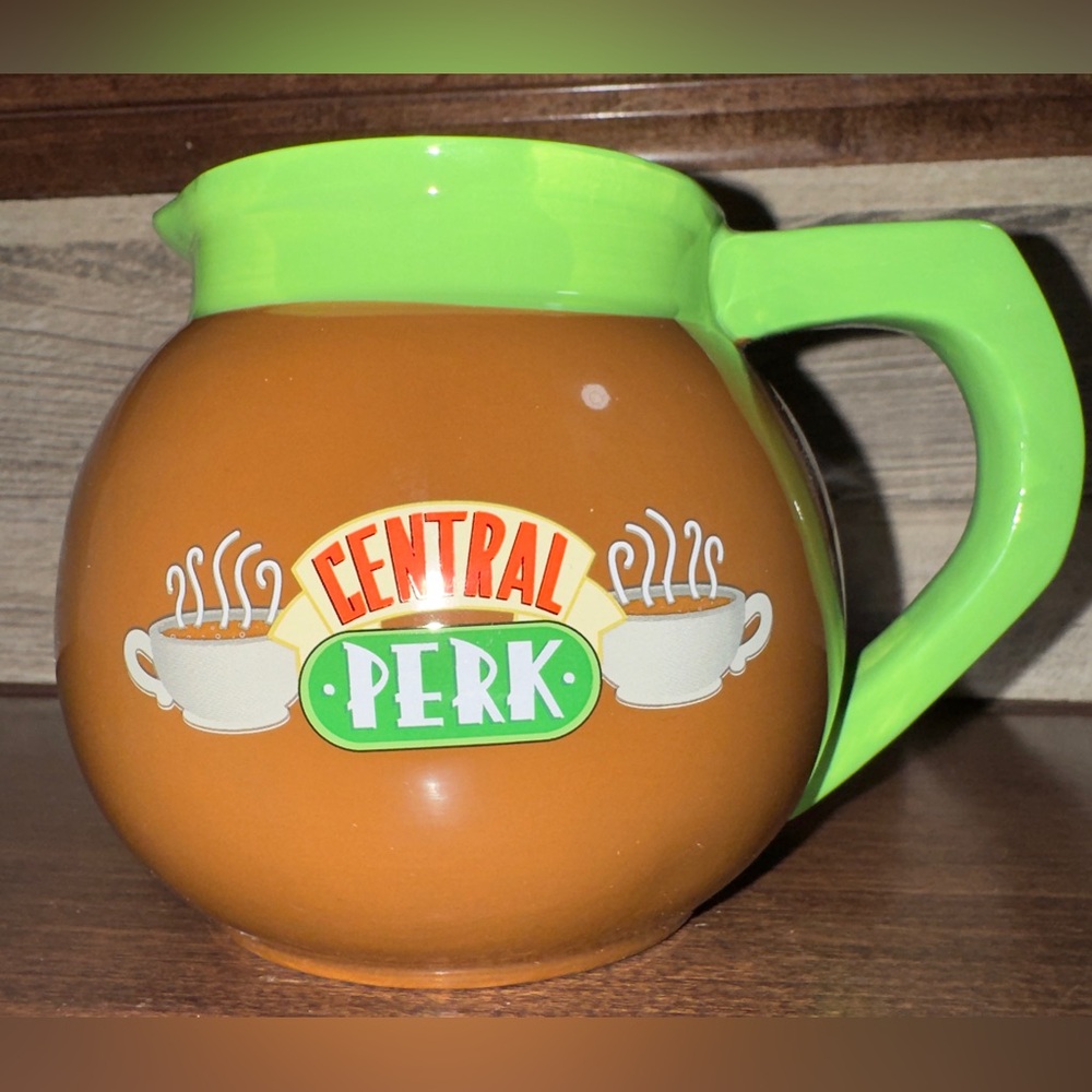 Friends Central Perk Coffee Pot 3D Sculpted Ceramic Mug | Holds 20 Ounces New!!